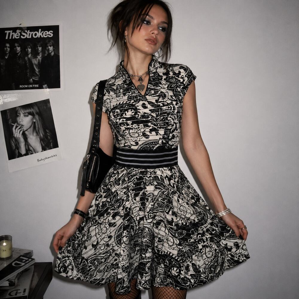 Jodi Kristopher Y2K Estilo Womens Dress Sz 1 Indie Retro Art Coquette  Illusion